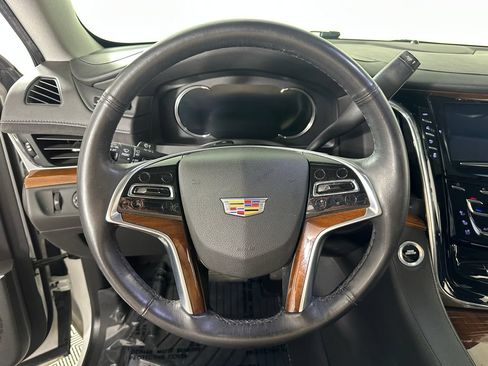 Used 2018 Cadillac Escalade Premium Luxury AWD/4WD image 31