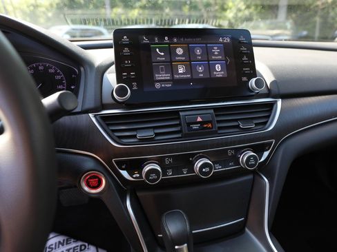 Used 2020 Honda Accord EX image 18