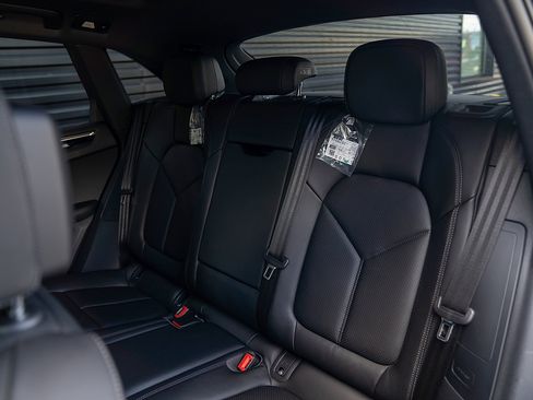 Certified 2026 Porsche Macan Turbo AWD/4WD image 21