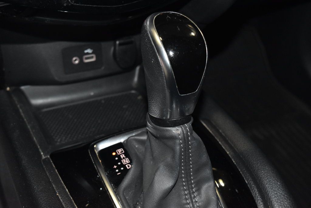 Used 2019 Nissan Rogue SV FWD image 16