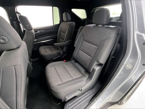 Used 2024 Chevrolet Traverse LT FWD image 31