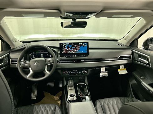 New 2025 Mitsubishi Outlander SEL image 23