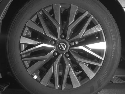 Used 2025 Nissan Altima 2.5 SV image 14