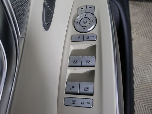 Used 2023 Genesis GV70 2.5T w/ Select Package AWD/4WD image 34