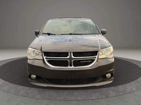 Used 2019 Dodge Grand Caravan SXT FWD image 2