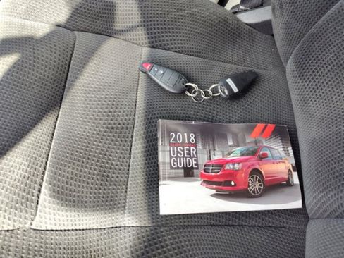 Used 2018 Dodge Grand Caravan SE w/ UConnect Hands-Free Group FWD image 20