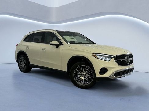 New 2026 Mercedes-Benz GLC 300 4MATIC image 2