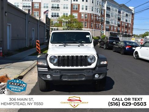 Used 2025 Jeep Wrangler Unlimited Sport AWD/4WD image 2