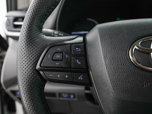 Used 2024 Toyota Sienna LE AWD/4WD image 26