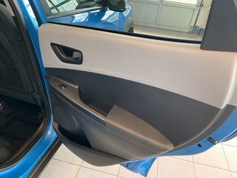 Used 2020 Hyundai Kona SEL AWD/4WD image 17