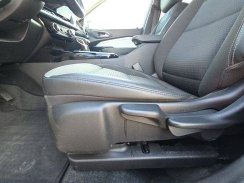 Used 2024 Chevrolet Trax LT w/ LT Convenience Package FWD image 20