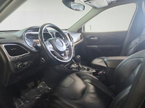 Used 2019 Jeep Cherokee Limited AWD/4WD image 9