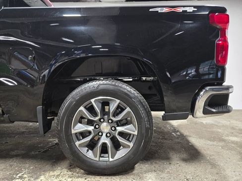 Used 2023 Chevrolet Silverado 1500 LT AWD/4WD image 55