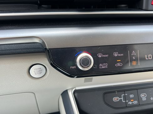 Certified 2026 Kia Carnival SX Prestige FWD image 34
