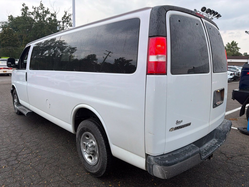 Used 2019 Chevrolet Express 3500 LT w/ LT Preferred Equipment Group RWD image 7