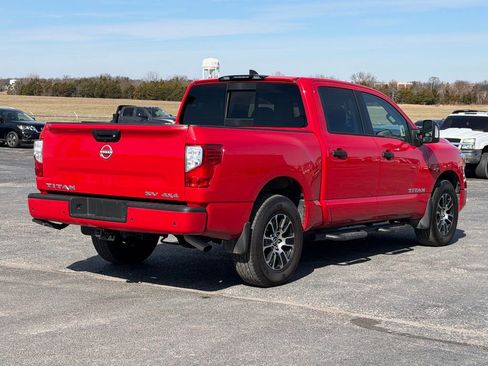 Used 2024 Nissan Titan SV w/ SV Convenience Package image 5