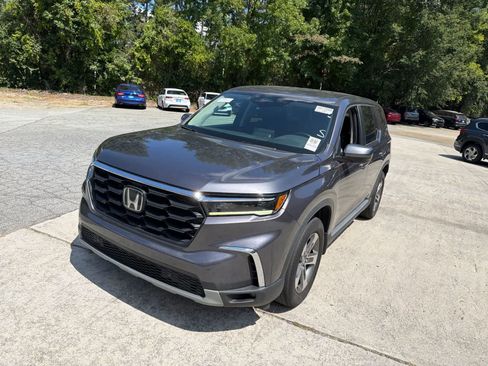 Used 2025 Honda Pilot EX-L image 3