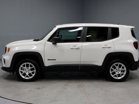 Used 2023 Jeep Renegade Latitude image 9