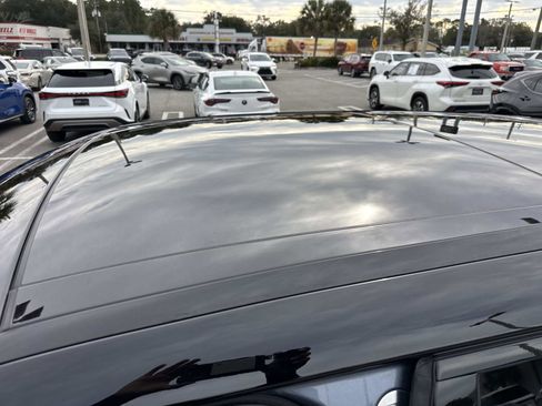 Used 2020 Land Rover Range Rover Velar R-Dynamic S image 34