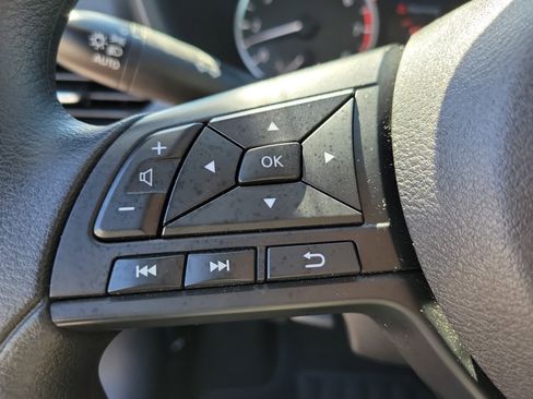 Used 2025 Nissan Sentra S image 21