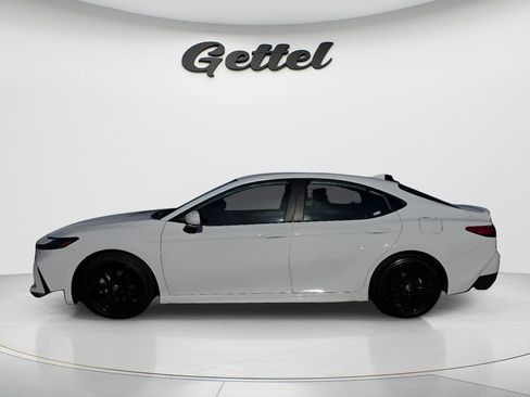 Used 2026 Toyota Camry SE FWD image 8