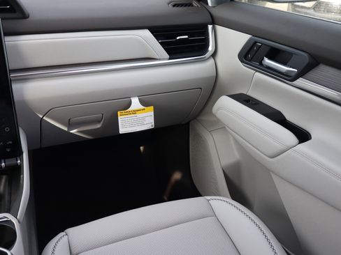 New 2026 GMC Terrain Denali AWD/4WD image 10