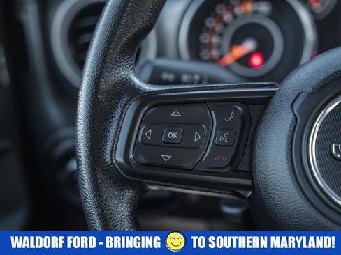 Used 2023 Jeep Gladiator Sport image 27