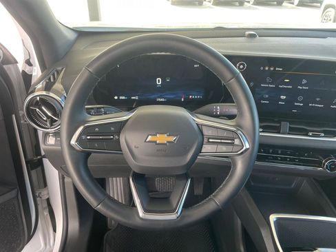 Used 2025 Chevrolet Equinox LT image 27