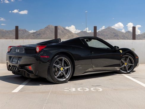 Used 2012 Ferrari 458 Spider RWD image 11