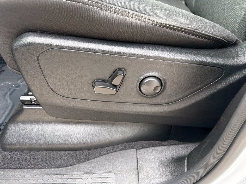 Used 2025 RAM 1500 Big Horn AWD/4WD image 18