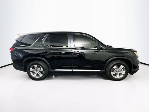 Used 2025 Honda Pilot EX-L image 10