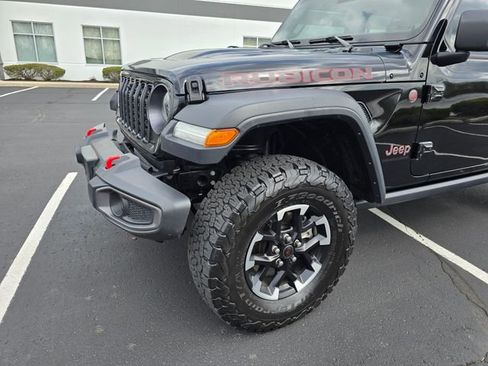 Used 2025 Jeep Wrangler Unlimited Rubicon AWD/4WD image 11
