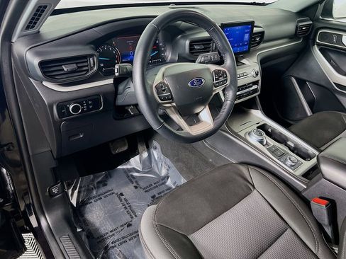 Used 2023 Ford Explorer XLT w/ Class IV Trailer Tow Package image 9