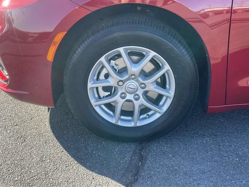 New 2026 Chrysler Pacifica Select FWD image 11
