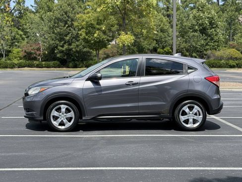 Used 2016 Honda HR-V EX image 4