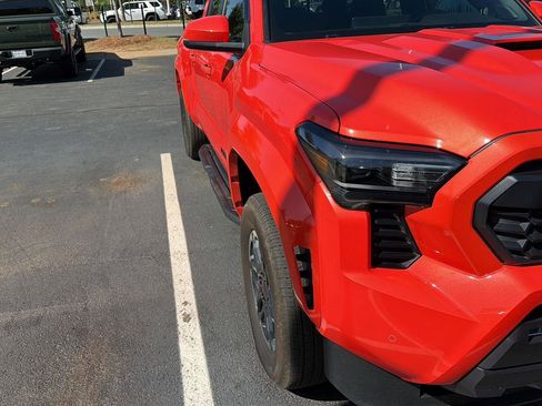 Used 2024 Toyota Tacoma TRD Sport w/ TRD Sport Upgrade Package image 8