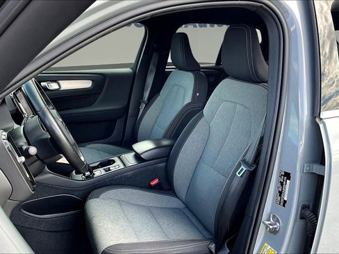 Used 2024 Volvo XC40 B5 Core AWD/4WD image 21