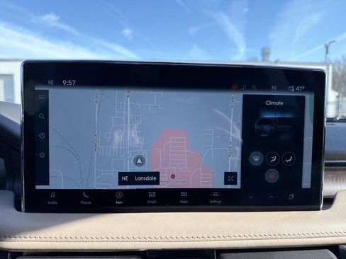 Certified 2022 Lincoln Nautilus Reserve w/ Equipment Group 201A image 23