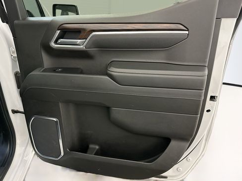 Used 2025 GMC Sierra 1500 SLT image 31