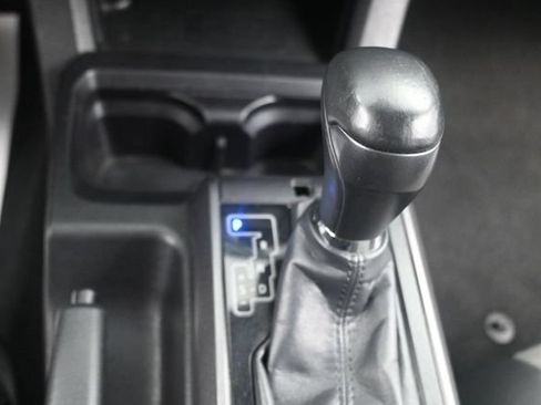 Used 2023 Toyota Tacoma TRD Off-Road w/ Technology Package AWD/4WD image 12