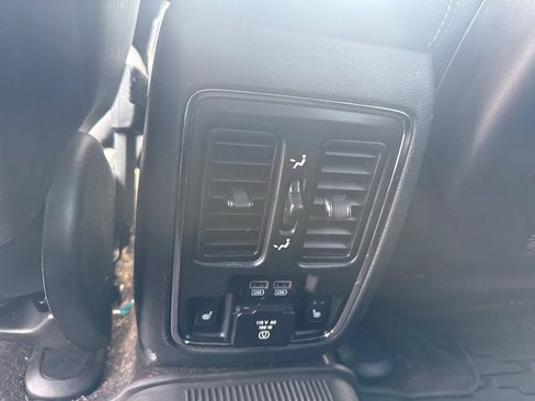 Used 2015 Jeep Grand Cherokee Limited w/ Luxury Group II AWD/4WD image 22