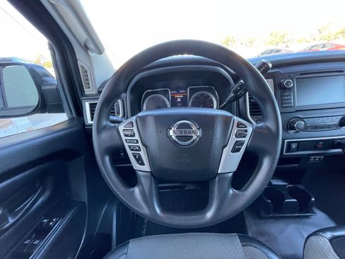 Used 2019 Nissan Titan S image 15