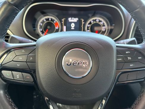 Used 2021 Jeep Cherokee Latitude Plus FWD image 29