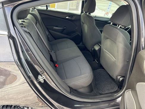 Used 2017 Chevrolet Cruze LT w/ Convenience Package image 12