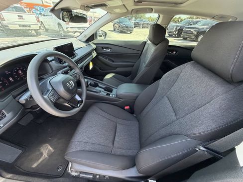 Used 2025 Honda Accord SE image 17
