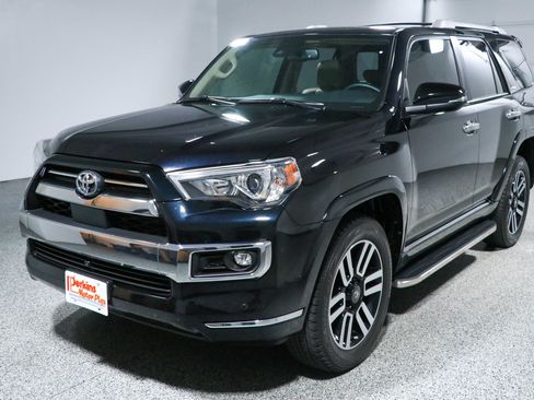 Used 2024 Toyota 4Runner Limited AWD/4WD image 32