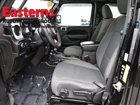 Used 2024 Jeep Wrangler Unlimited AWD/4WD image 14