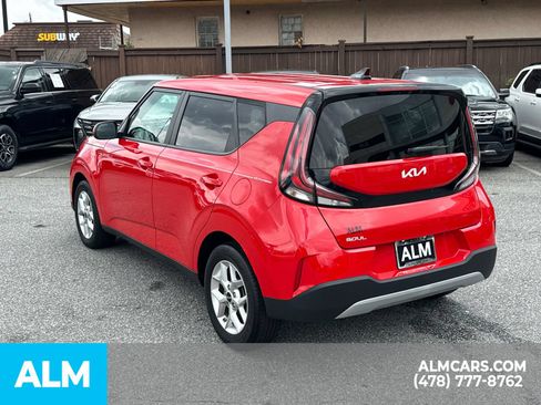 Used 2024 Kia Soul S FWD image 8