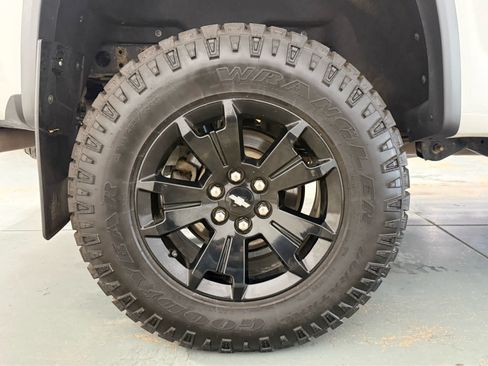 Used 2020 Chevrolet Colorado ZR2 w/ ZR2 Dusk Special Edition AWD/4WD image 10