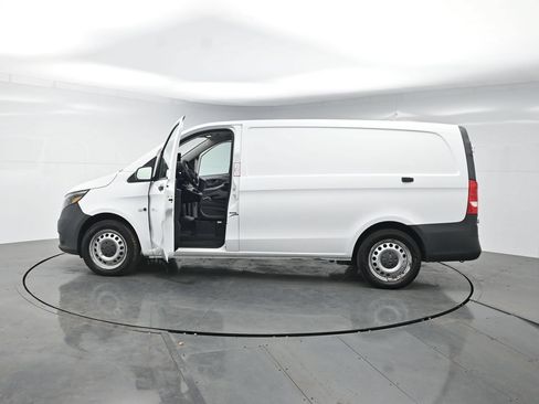 Used 2019 Mercedes-Benz Metris image 32